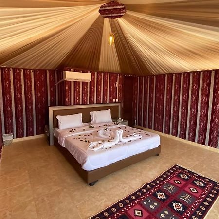 مخيم جبل بردى Jabal Burdah Camp Hotell Wadi Rum Eksteriør bilde