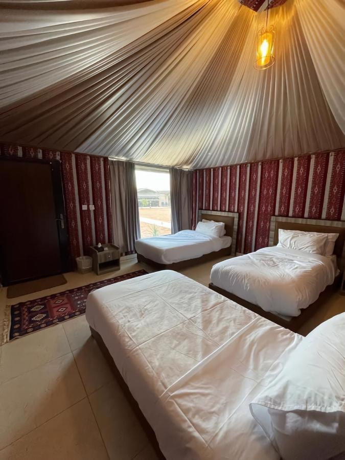 مخيم جبل بردى Jabal Burdah Camp Hotell Wadi Rum Eksteriør bilde