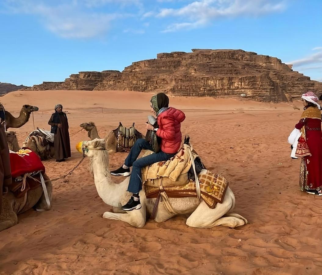 مخيم جبل بردى Jabal Burdah Camp Hotell Wadi Rum Eksteriør bilde